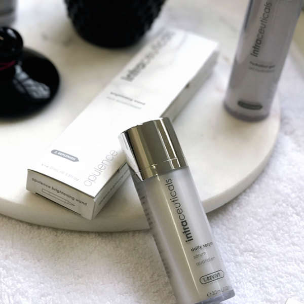 Освітлювальна денна сироватка Opulence Daily Serum