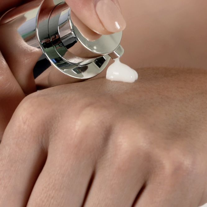 Зволожуюча денна сироватка Rejuvenate Daily Serum